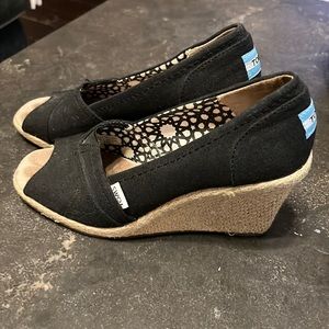 TOMS wedges